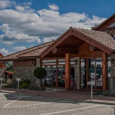 Tri Duby Golf Pensión 3*