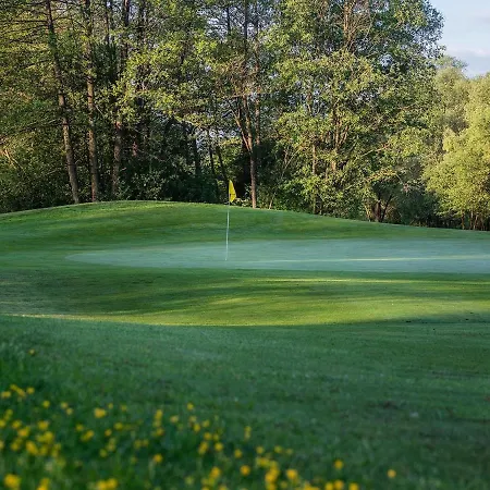 Tri Duby Golf 招待所 Badin