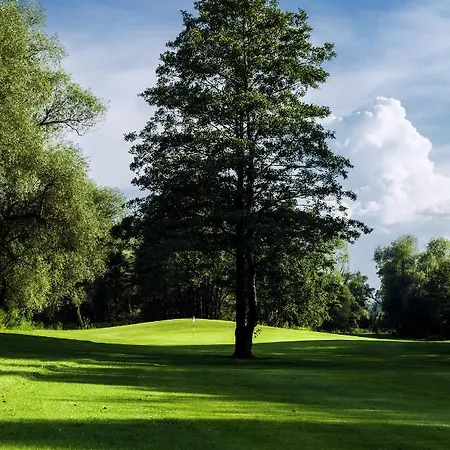 招待所 Tri Duby Golf Badin