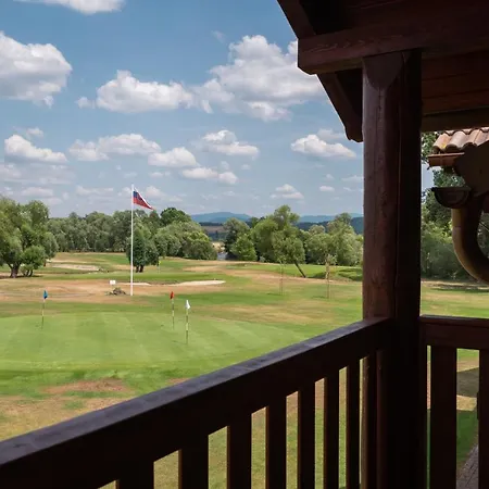 Tri Duby Golf Guest house