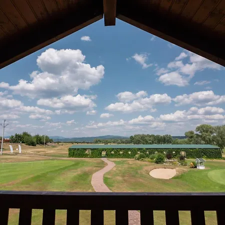 Tri Duby Golf Guest house Badin